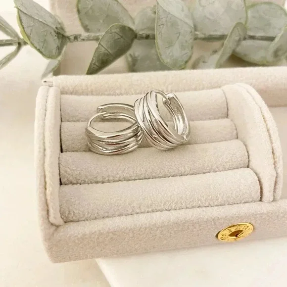 925 Sterling Silver Chunky Huggie Earrings Small Hoop Earrings Huggie Hoops - Picture 1 of 6